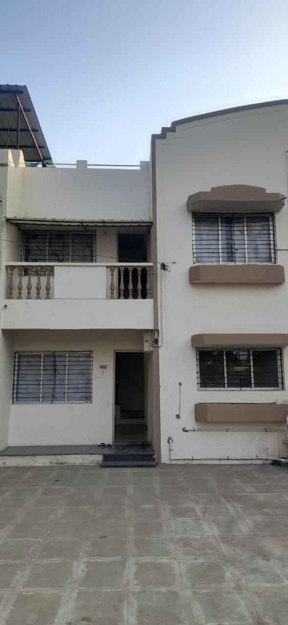 Swanky Sojourns Homestay 2Bhk โกลฮาปูร์ ภายนอก รูปภาพ